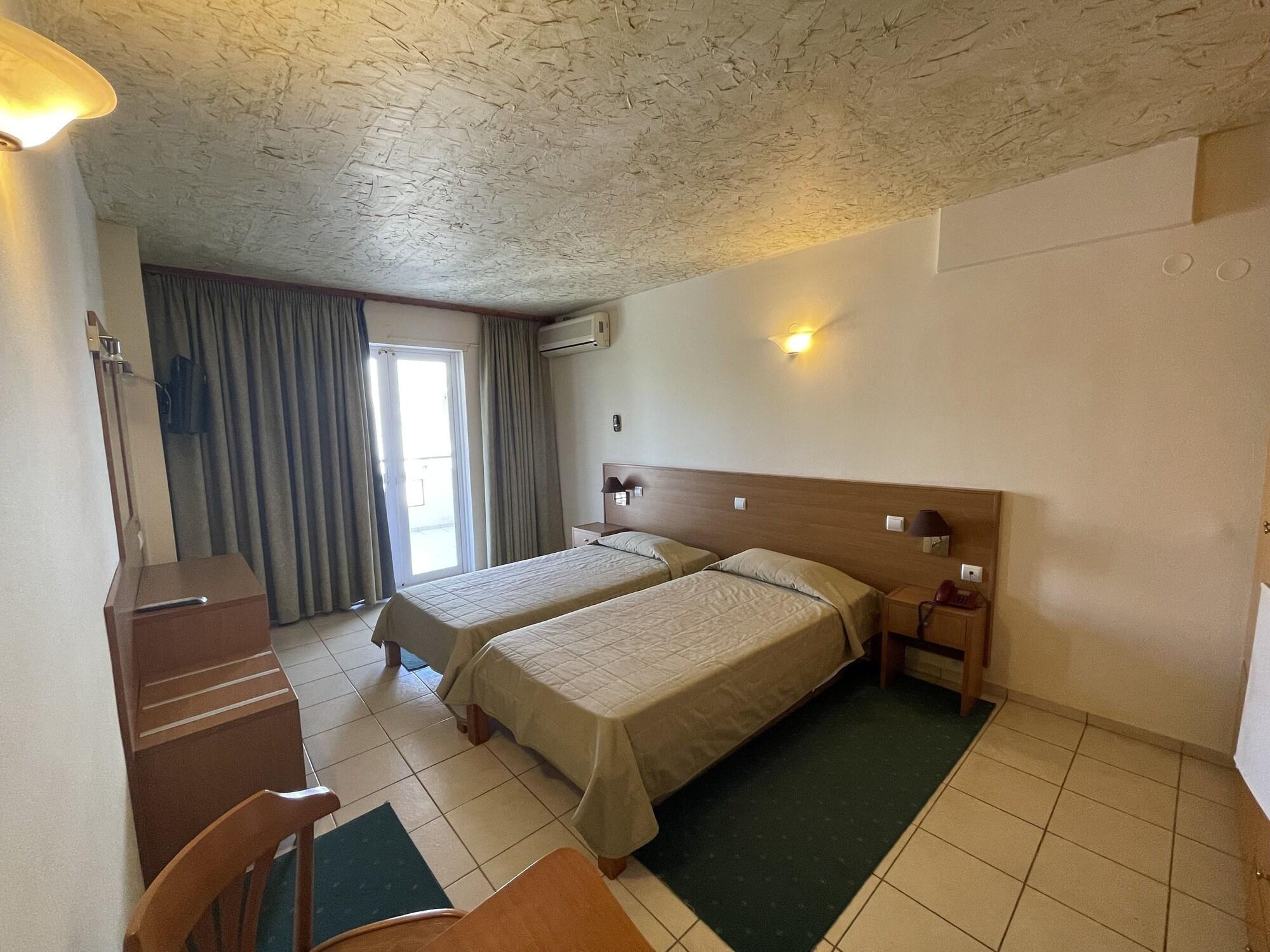 Flisvos Hotel 2*